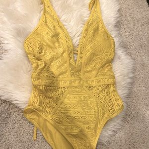 Becca cut out swim one piece color play crochet yellow small ☀️ BLOGGER FAVE